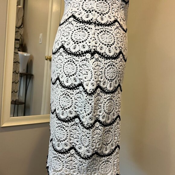 NWT Guess Los Angeles Black & White Scallop Crochet Mini Dress, Size 4 - Picture 10 of 16